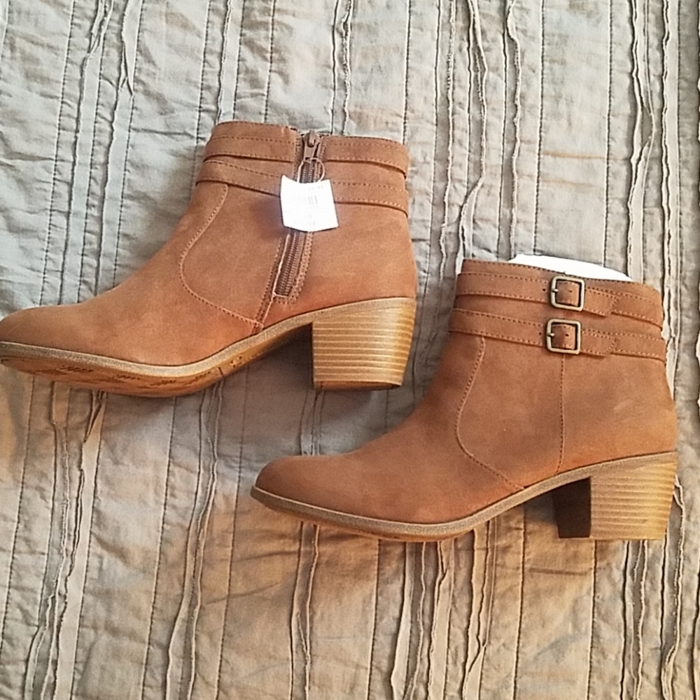 Cute American Eagle ankle boots